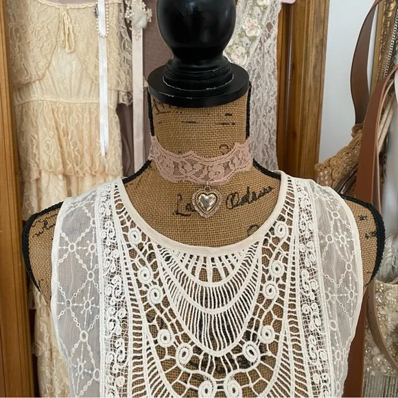 Silver Heart Tan Lace Choker Necklace - Picture 4 of 5